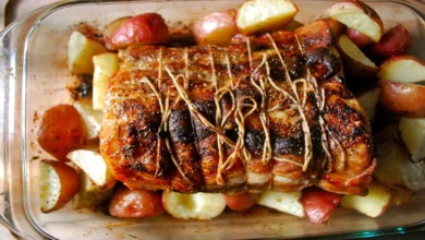 É simples fazer uma costelinha de porco com batatas para seu almoço