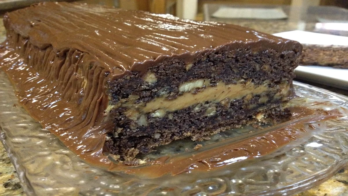 Nunca foi tão fácil fazer uma torta com brownie; aprenda como