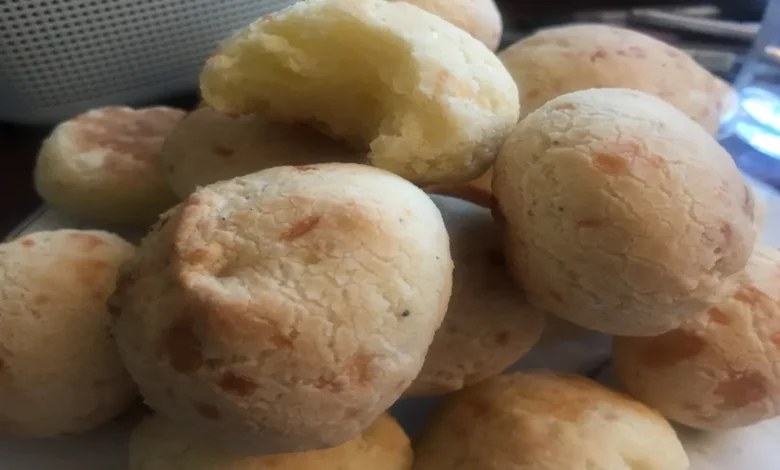 Pão de queijo na airfryer apenas 4 ingredientes em menos de 30 minutos