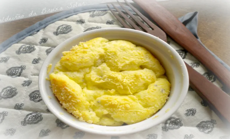 Suflê de queijo mussarela com poucos ingredientes e rápido de fazer