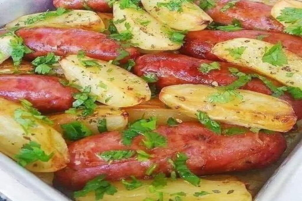 Linguiça assada com batatas