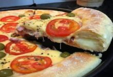 Pizza Caseira com borda recheada