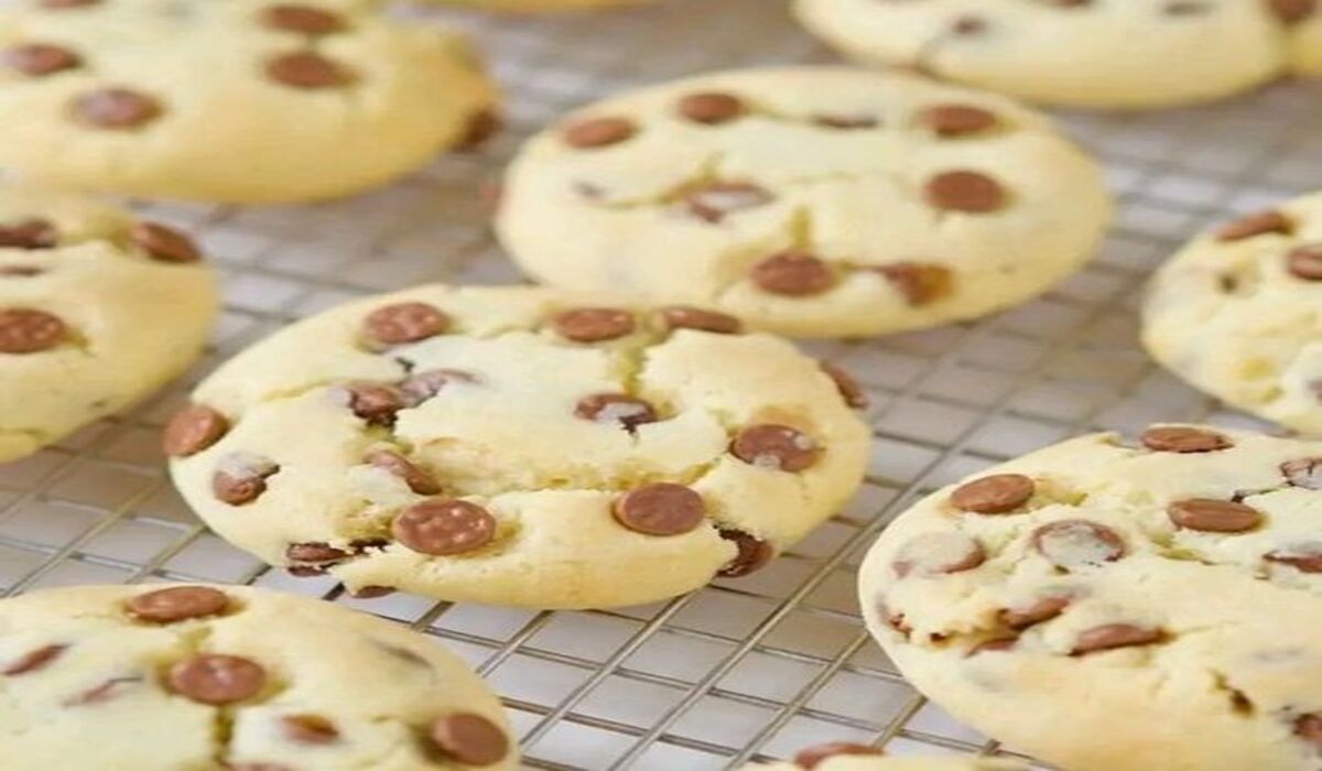 Cookies de leite condessado com gotas de chocolate