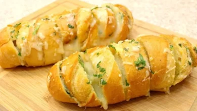 Pão de alho com pão francês