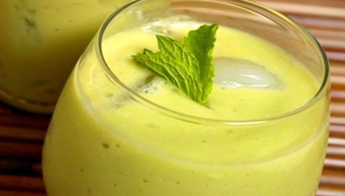 Suco de limão e abacate https://receitasdeouro.com/