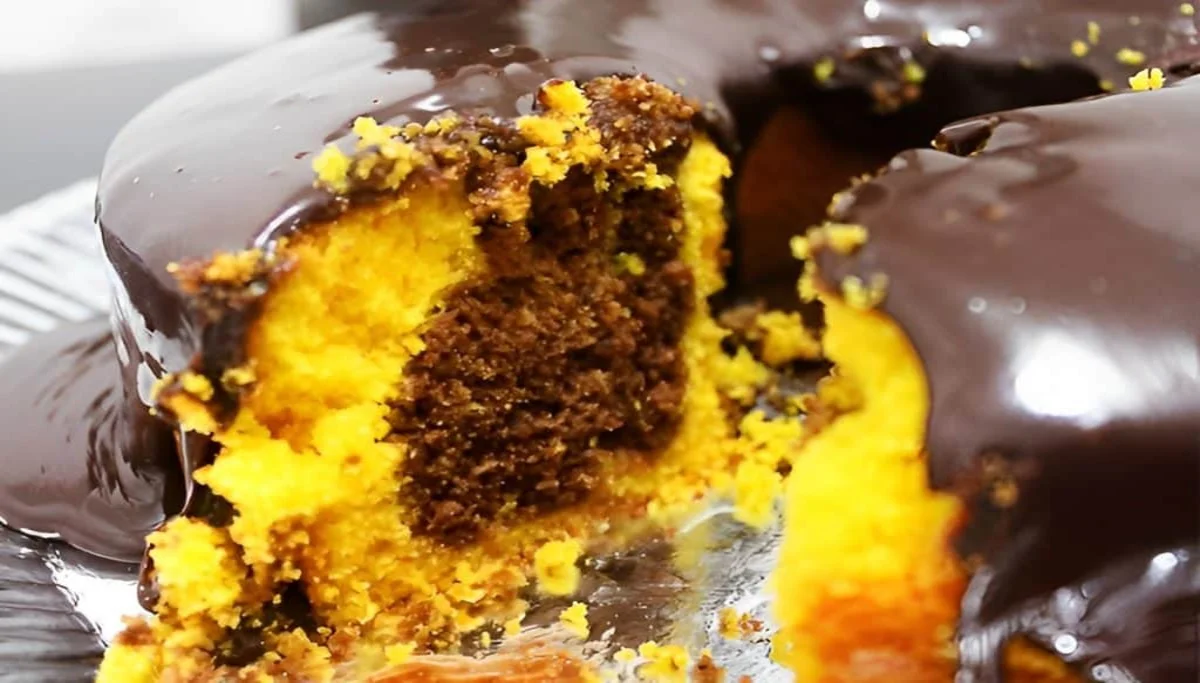 Bolo de cenoura mesclado com chocolate https://panelaeletrica.com/