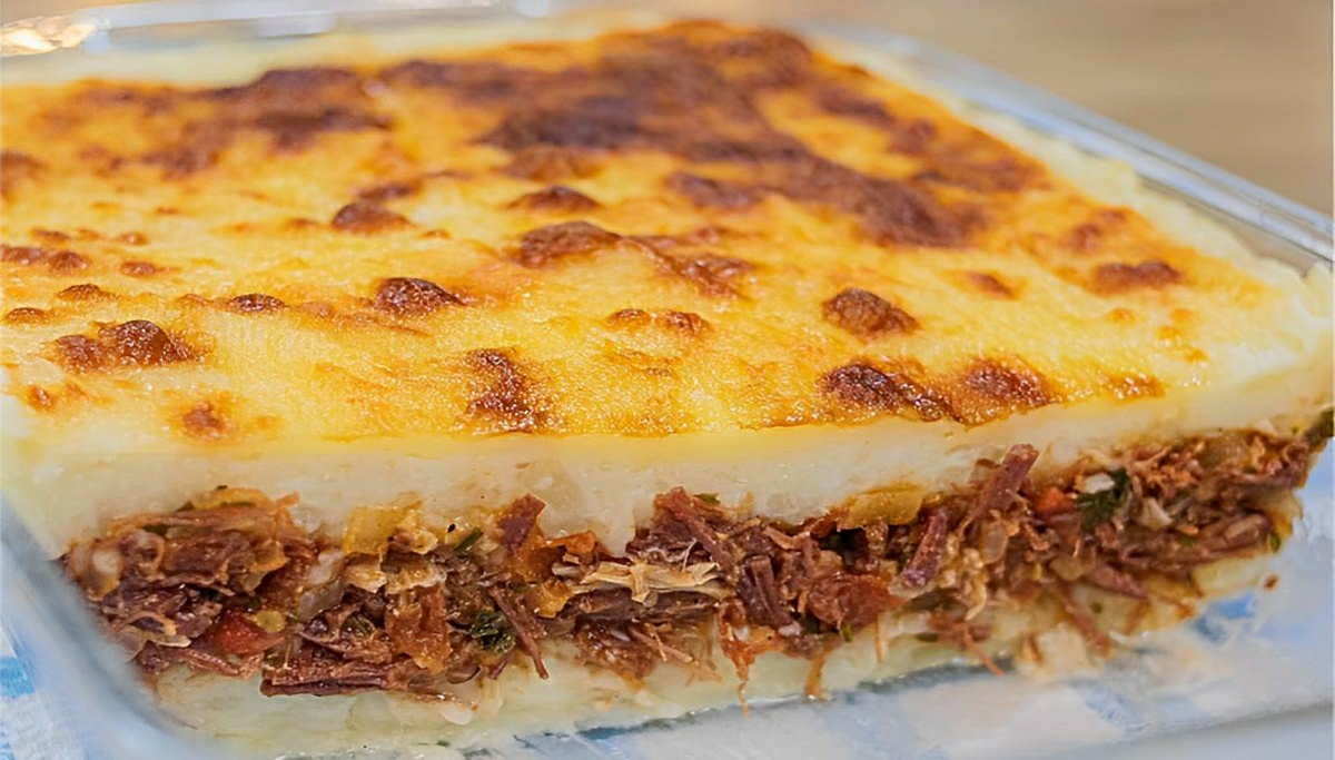 Escondidinho de carne seca com mandioca https://panelaeletrica.com/