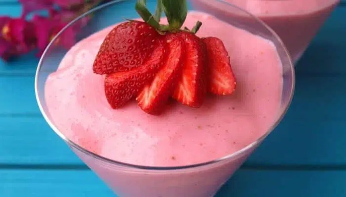 Mousse de Morango na Travessa https://receitasdepesos.com.br/