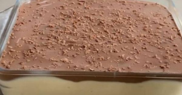 Mousse de Maracujá com Ganache de Chocolate