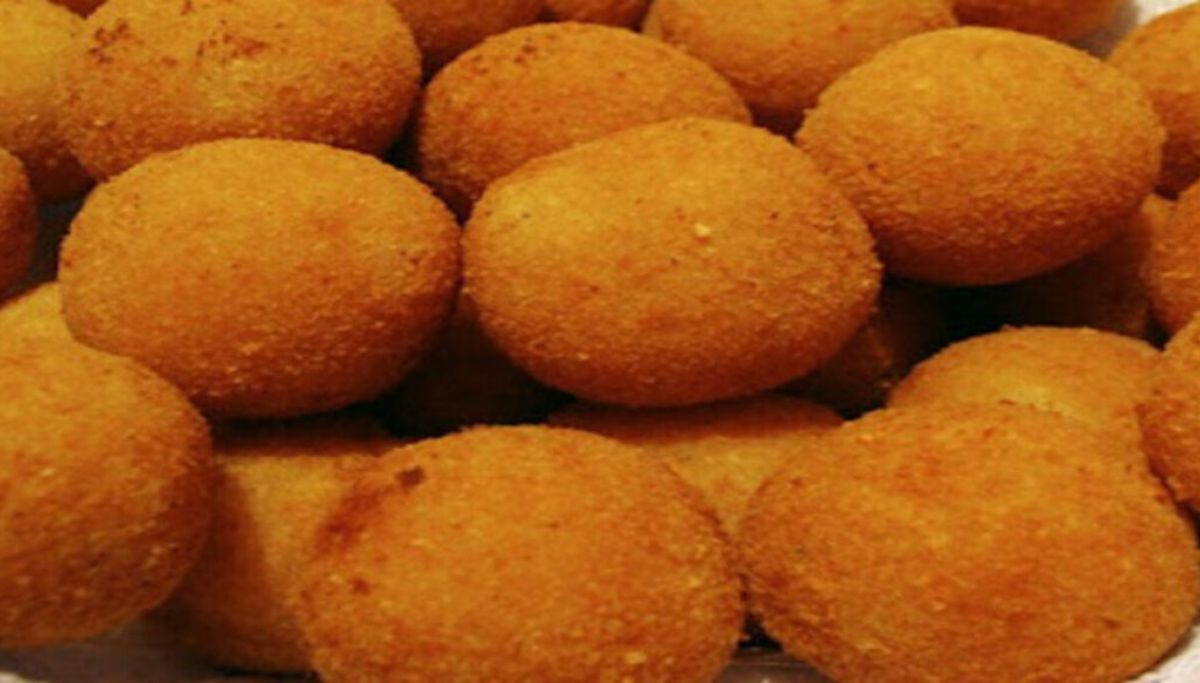 Bolinha de Maizena com Queijo