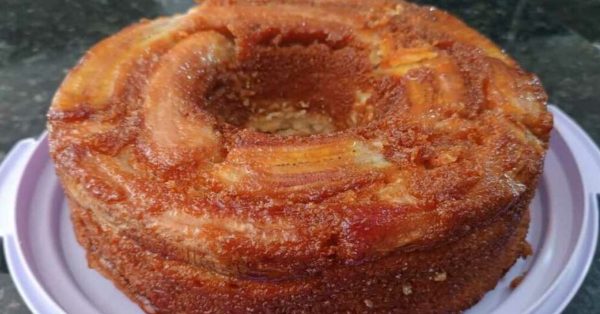 Bolo de Banana Caramelizada